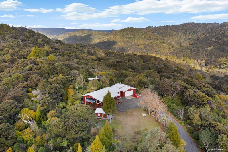 2 Aio Wira Road, Waitākere, Auckland - Carousel 1