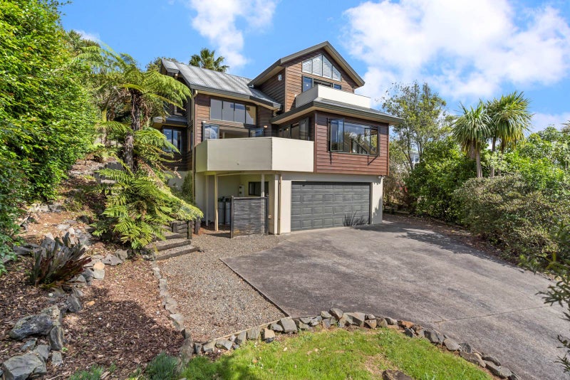 8 Kauri Lane, Red Hill, Papakura - Carousel 1