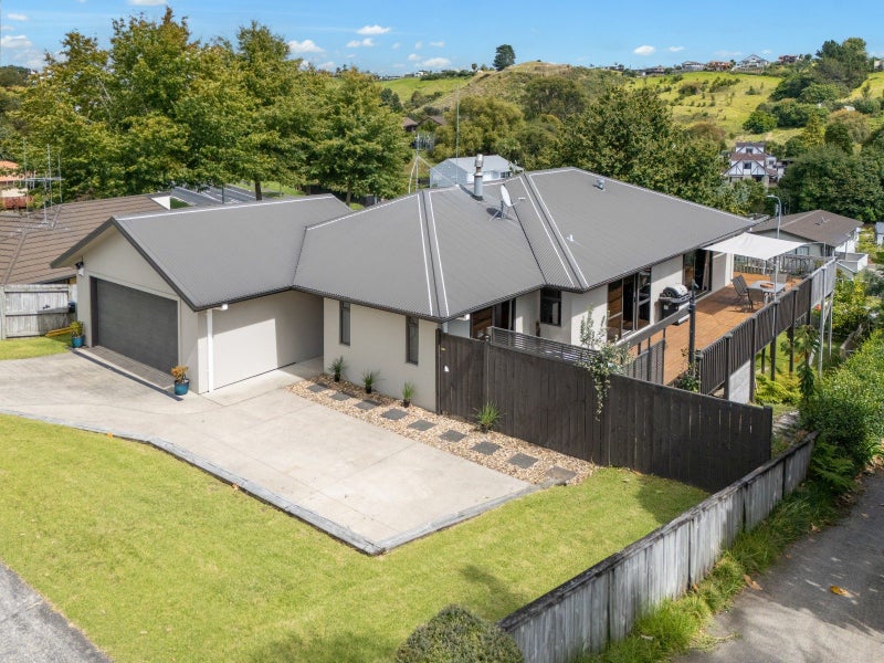 3 Talbot Place, Welcome Bay, Tauranga - Carousel 1