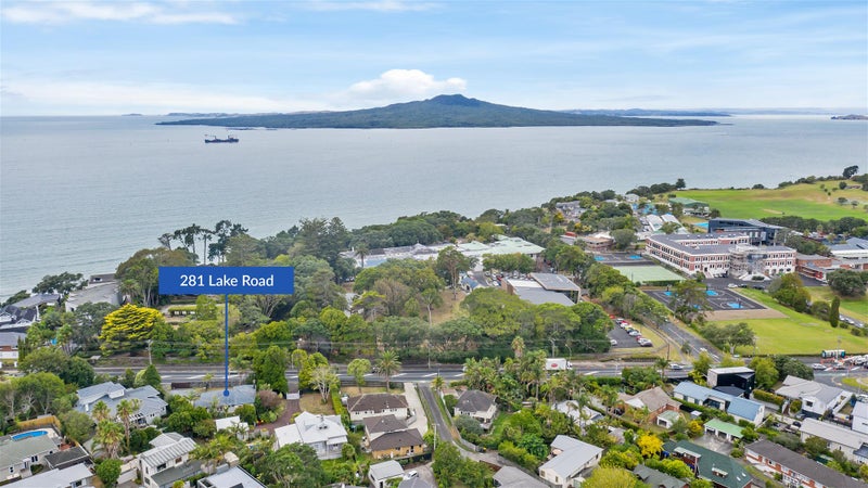 281 Lake Road, Belmont, Auckland - Carousel 14