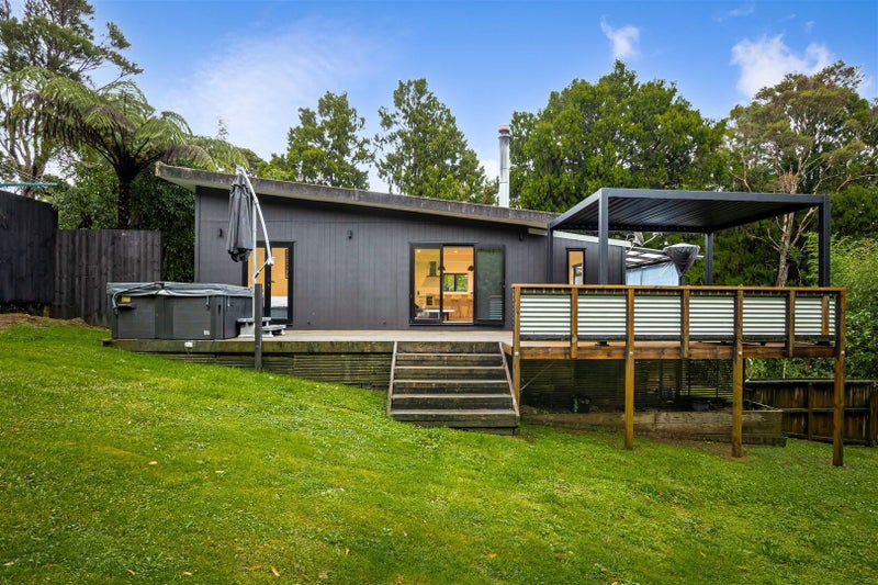 6 Tawari Road, Henderson Valley, Auckland - Carousel 1