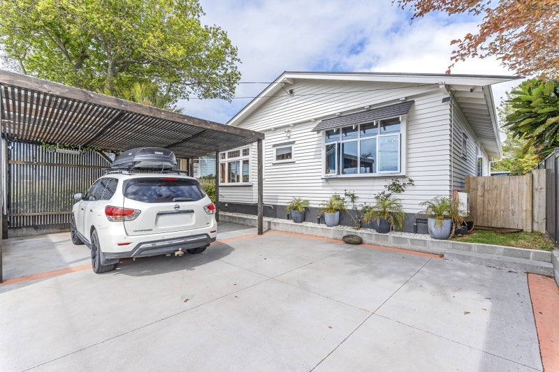 5 Huatoki Street, Vogeltown, New Plymouth - Carousel 27