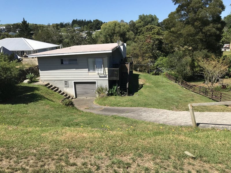 22 North Road, Papakura - Carousel 21