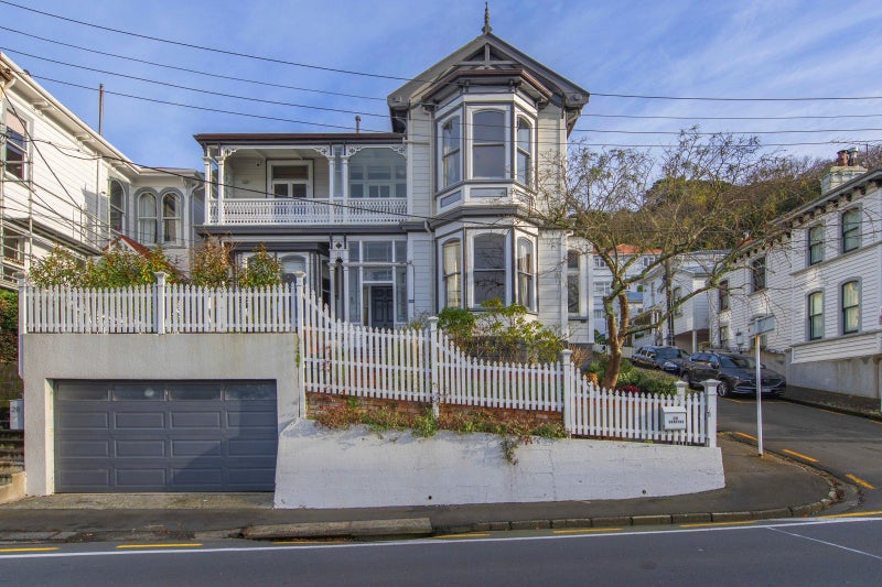 26 Grant Road, Thorndon, Wellington - Carousel 1