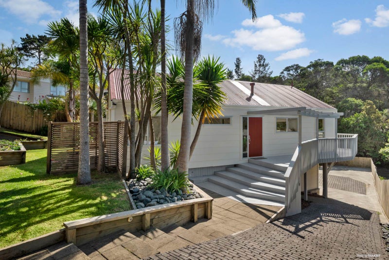 91 John Downs Drive, Browns Bay, Auckland - Carousel 1
