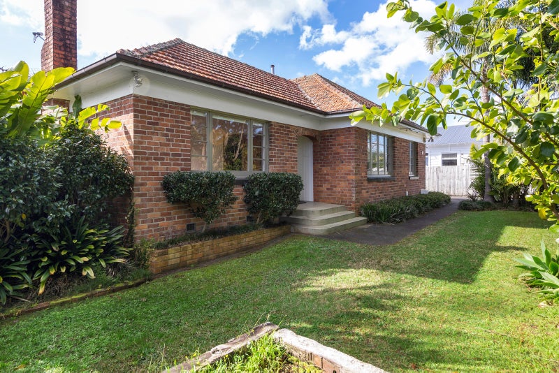 31 Cambrai Avenue, Mount Roskill, Auckland - Carousel 2