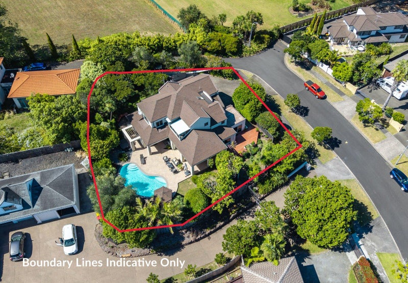 24 Santa Cruz Drive, Shamrock Park, Auckland - Carousel 50