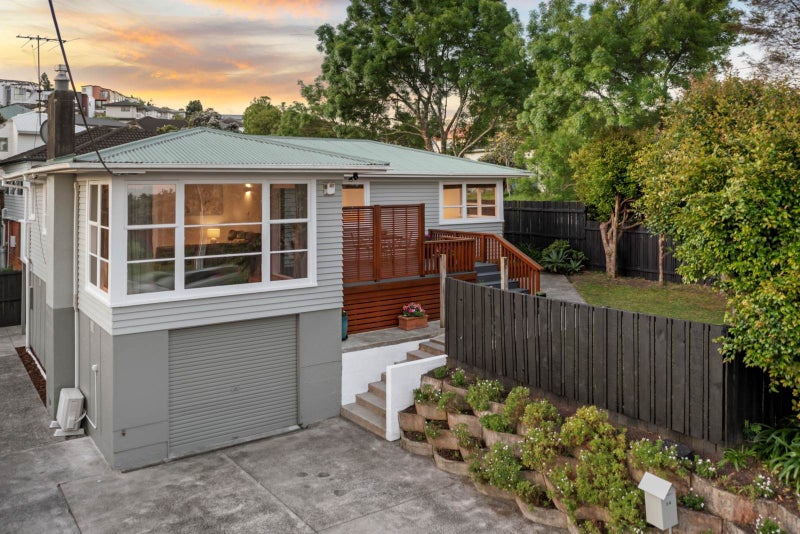 54 Hogans Road, Glenfield, Auckland - Carousel 2