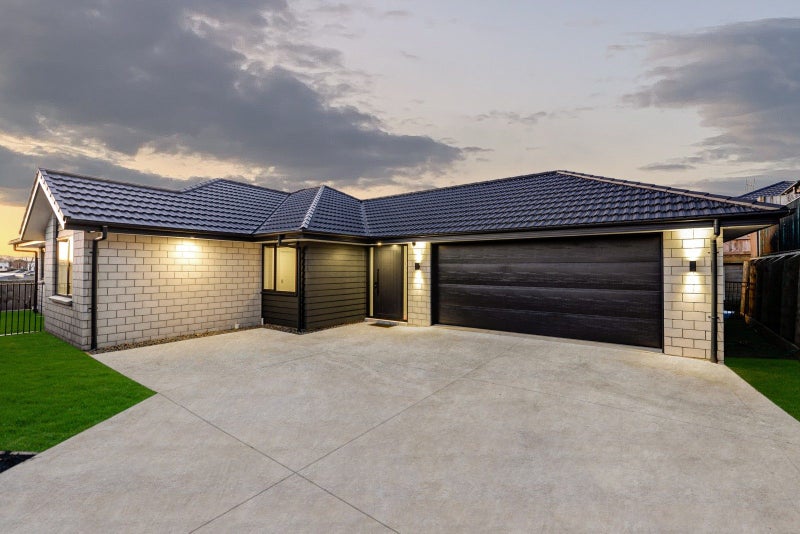 16 North Ridge Drive, Rototuna North, Hamilton - Carousel 1