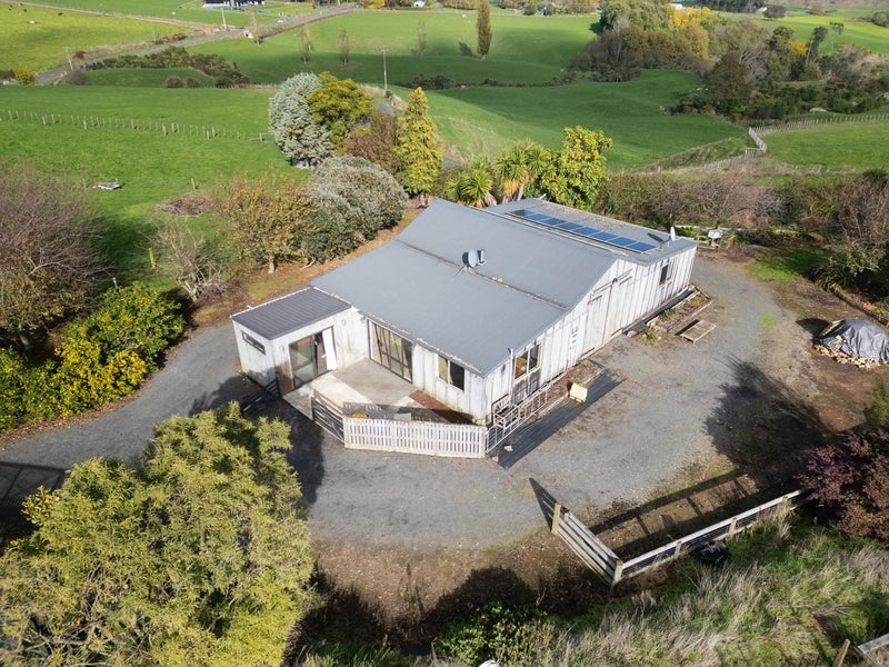 12 Tirohanga Road, Rotoorangi, Cambridge - Carousel 1