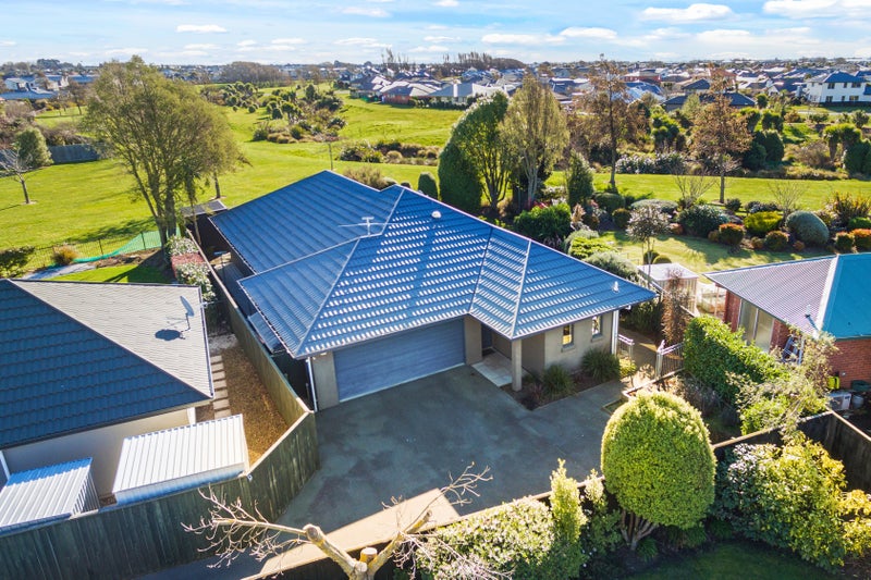 26 Coppinger Terrace, Aidanfield, Christchurch - Carousel 1