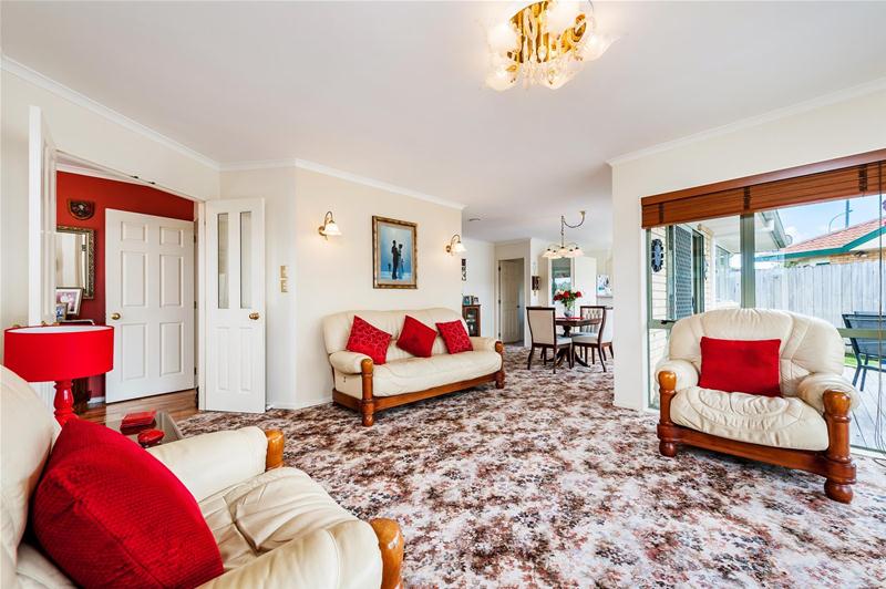 19 Castlemaine Close, Dannemora, Auckland - Carousel 2