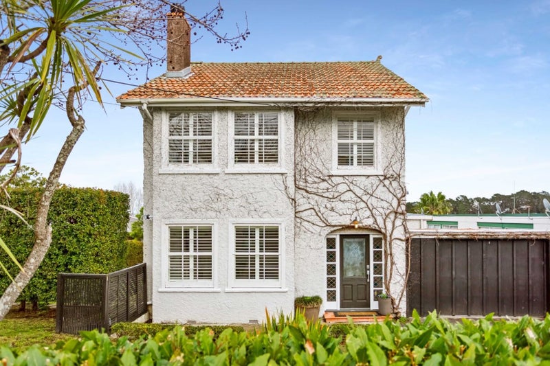 50 Palmerston Road, Birkenhead, Auckland - Carousel 1