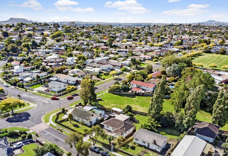 4 Ennis Avenue, Pakuranga Heights, Auckland - Carousel 13