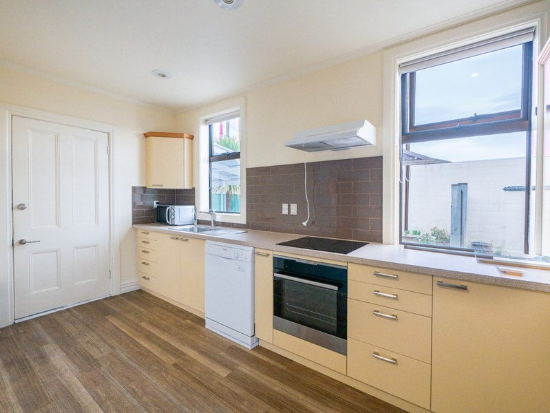 40 Hargest Crescent, Saint Kilda, Dunedin - Carousel 2