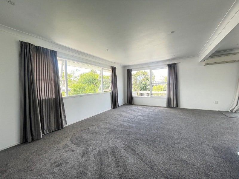 33 Aeroview Drive, Beach Haven, Auckland - Carousel 2