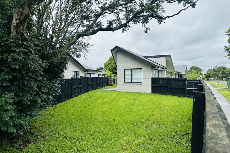 1 Cassidy Street, Hamilton East, Hamilton - Carousel 11