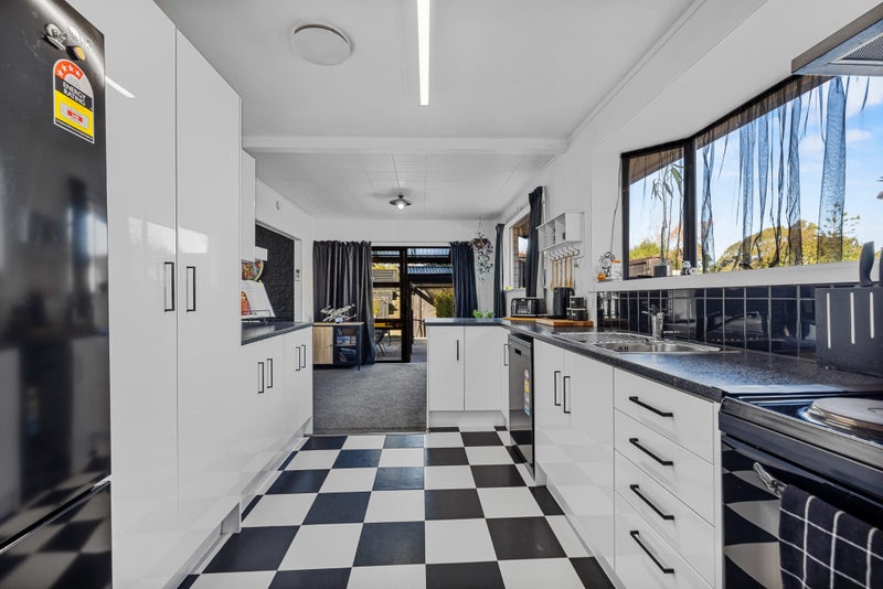 12 Waratah Street, Avondale, Christchurch - Carousel 2