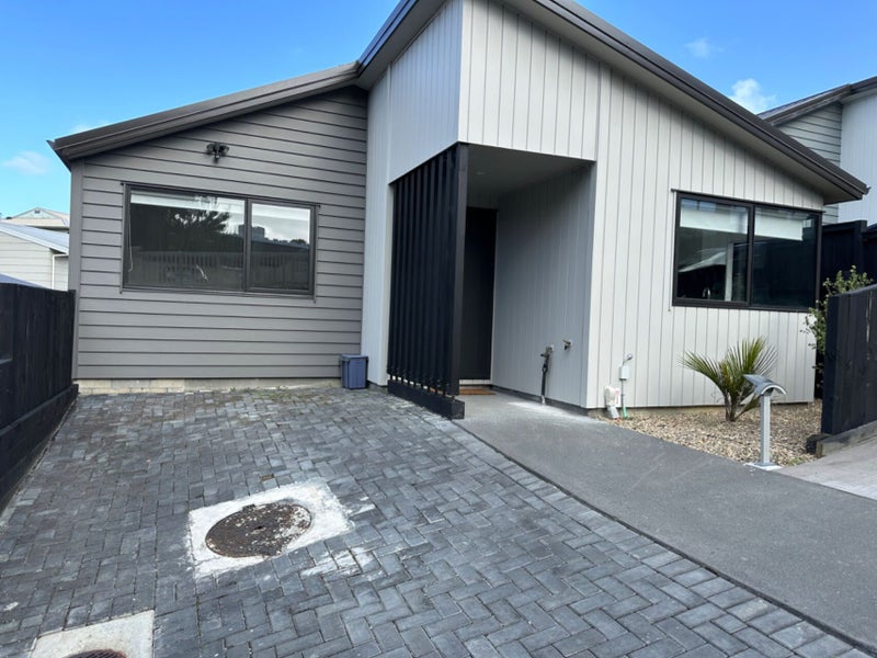 8/101 Hobsonville Road, West Harbour, Auckland - Carousel 2