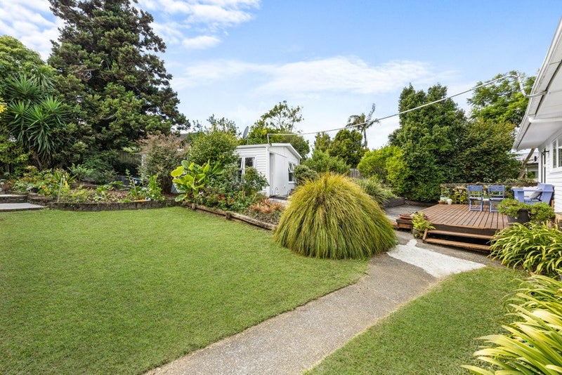15 Helleur Road, Massey, Auckland - Carousel 2