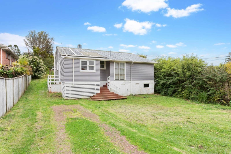 47 Hutchinson Avenue, New Lynn, Auckland - Carousel 1