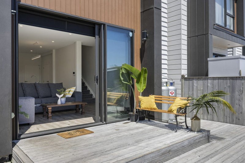 10 Parahau Road, Ardmore, Auckland - Carousel 1