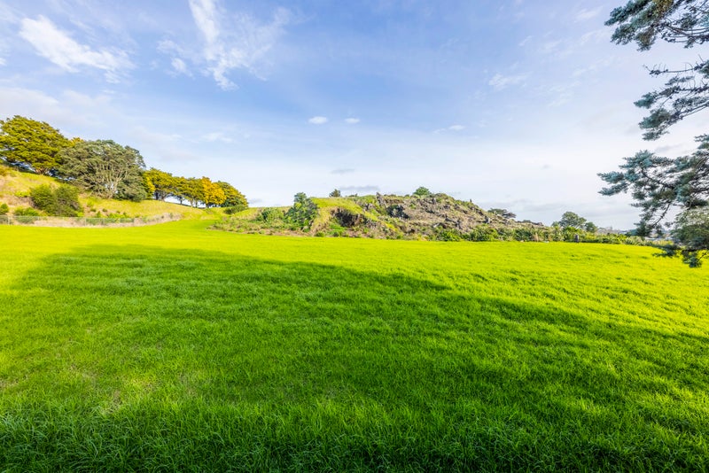 4/64 Glennandrew Drive, Half Moon Bay, Auckland - Carousel 12