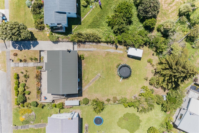 20 Hiwi Crescent, Titahi Bay, Porirua - Carousel 2