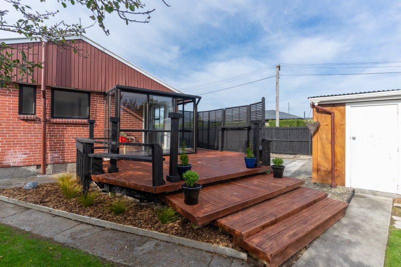 82 Frensham Crescent, Woolston, Christchurch - Carousel 2