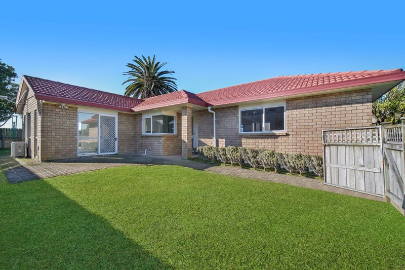 13 Sheriff Place, Randwick Park, Auckland - Carousel 13