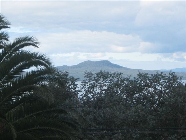 11 Jellicoe Road, Murrays Bay, Auckland - Carousel 2