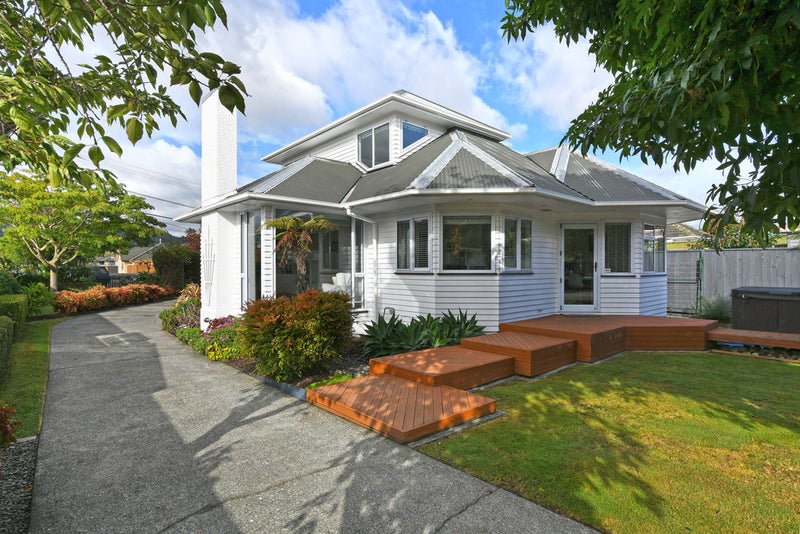 10 Redwood Street, Elderslea, Upper Hutt - Carousel 1