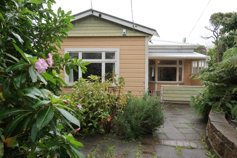 18 Charlotte Avenue, Brooklyn, Wellington - Carousel 1