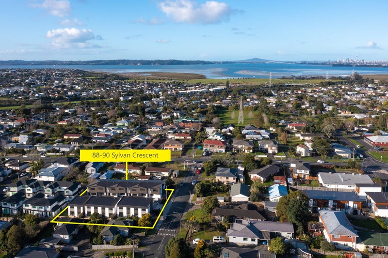 90A Sylvan Crescent, Te Atatu South, Auckland - Carousel 15
