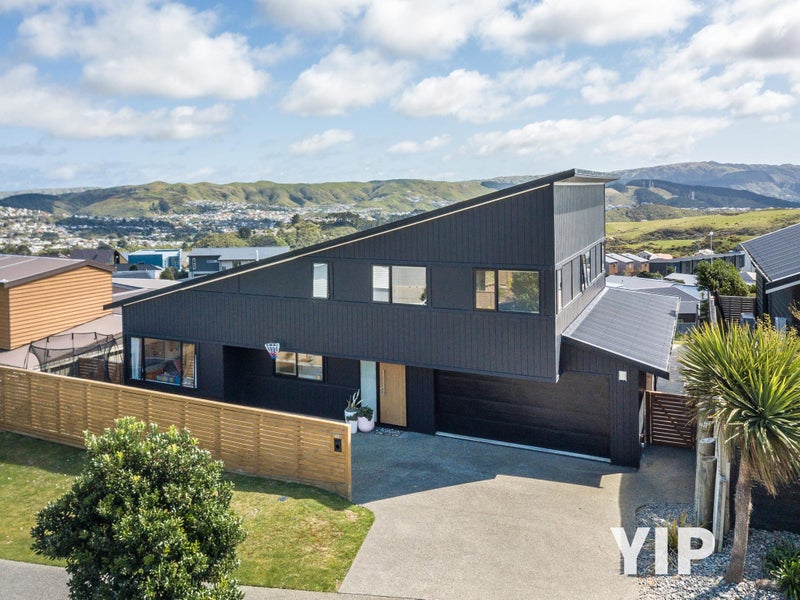 49 Cedarwood Street, Woodridge, Wellington - Carousel 2