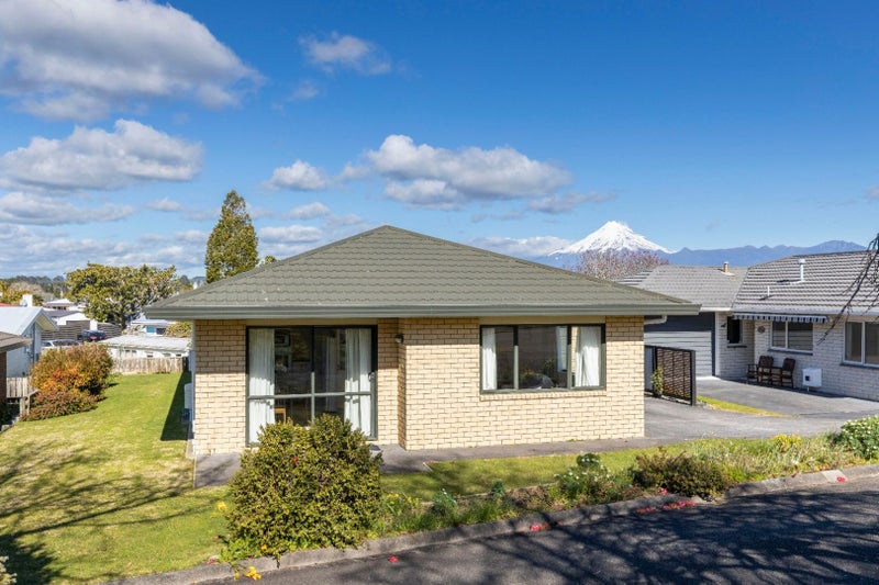 2/16 Sandel Rise, Merrilands, New Plymouth - Carousel 2