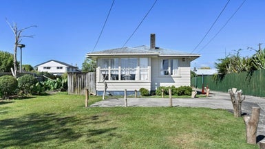 27 Halberg Crescent, Chartwell, Hamilton - Carousel 1