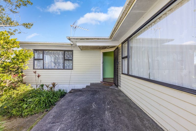 15 Tindall Crescent, Otara, Auckland - Carousel 2