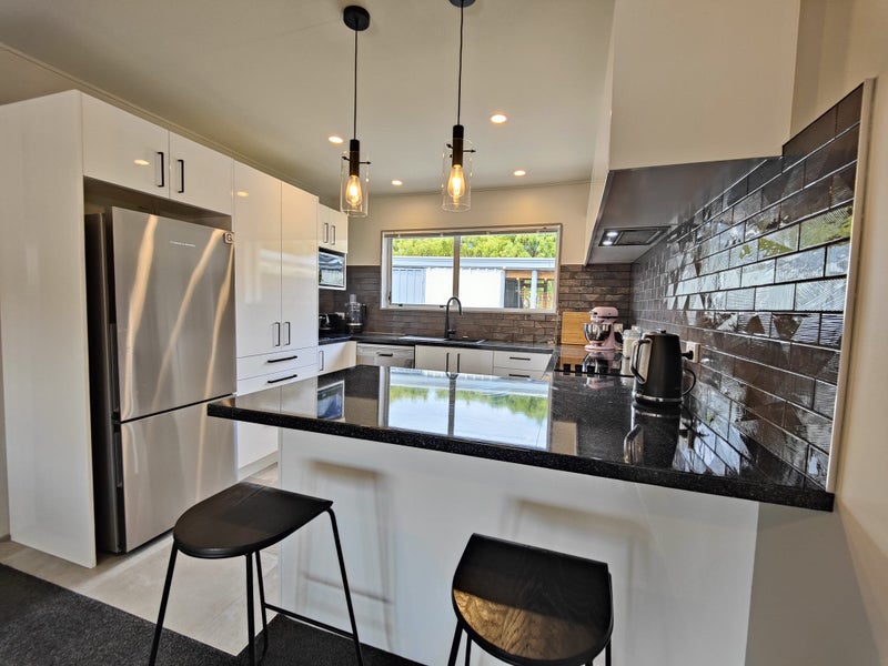 2/14 Spiers Street, Karori, Wellington - Carousel 2