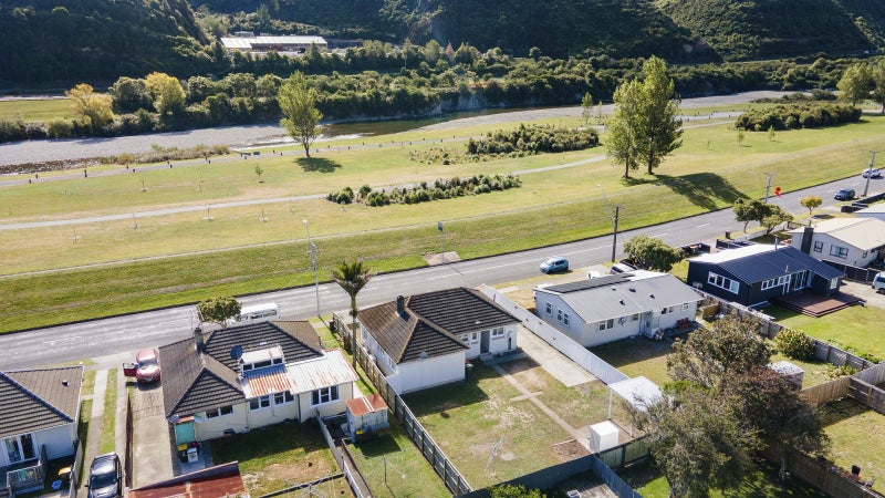 1239 Taita Drive, Taita, Lower Hutt - Carousel 20