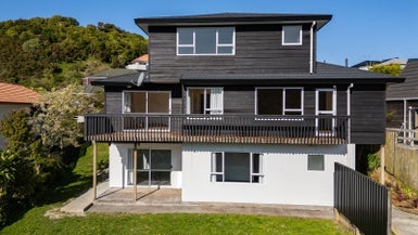 13 Kapil Grove, Khandallah, Wellington - Carousel 1