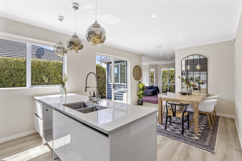 8 Vinistra Road, Kumeu, Kumeu - Carousel 2