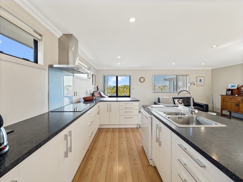 39 Westminster Drive, Bethlehem, Tauranga - Carousel 2