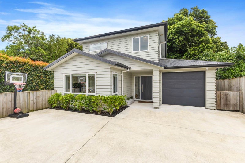 5A Tuakana Street, Point England, Auckland - Carousel 1
