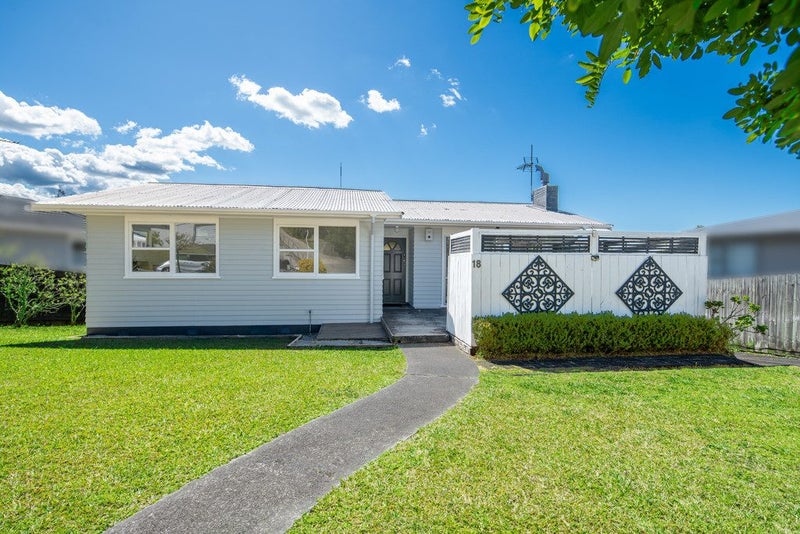 18 Hatherlow Street, Glenfield, Auckland - Carousel 1