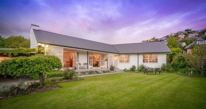 15 Glamis Place, Cashmere, Christchurch - Carousel 1