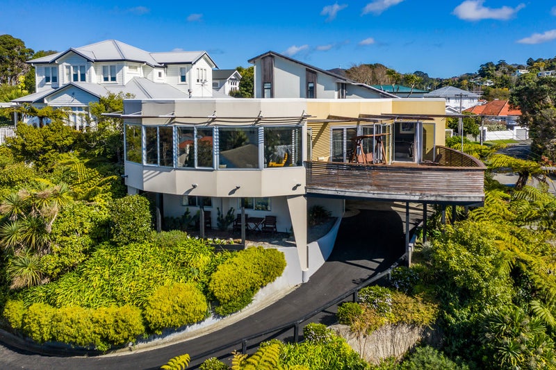 29 Homewood Avenue, Karori, Wellington - Carousel 1