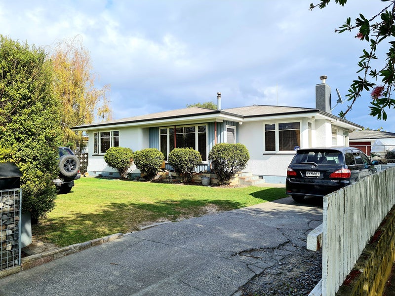 20 Magdalen Crescent, Pirimai, Napier - Carousel 1