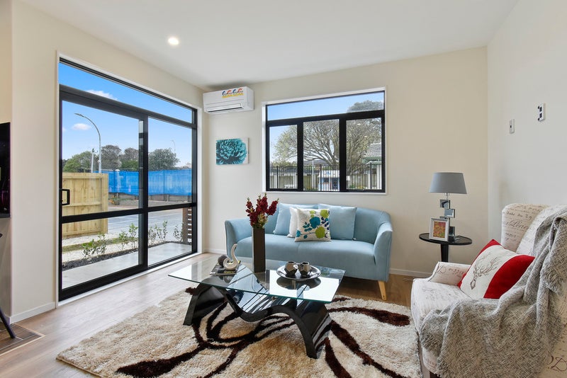 10 Karakia Lane, Hillsborough, Auckland - Carousel 2