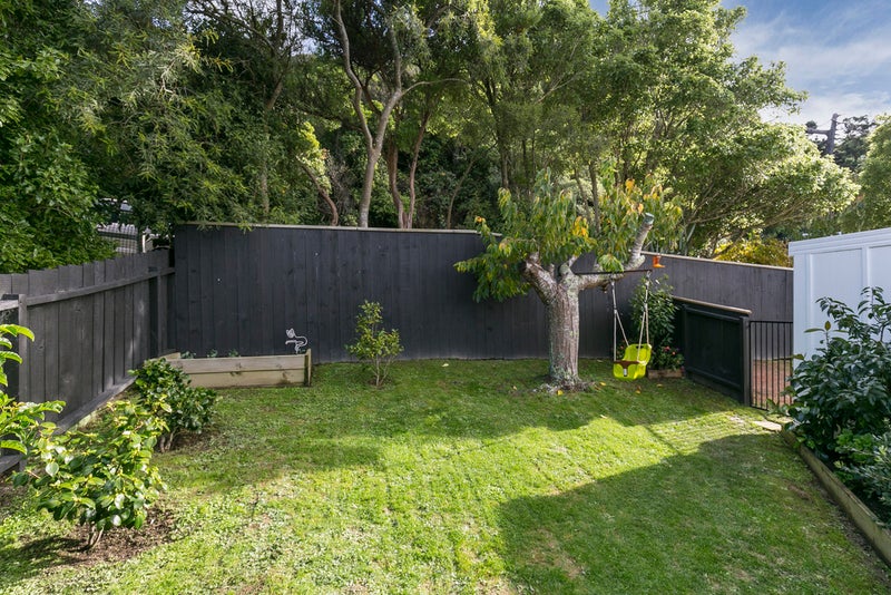 2 Burdendale Grove, Churton Park, Wellington - Carousel 2